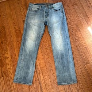 American eagle men’s size 34x32 360degree extreme flex slim straight fit